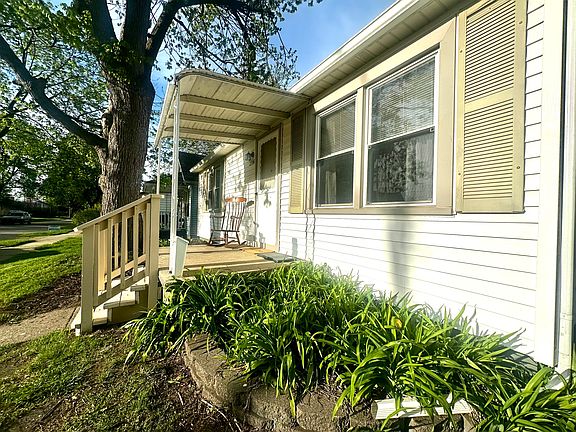 3rd image of 2356 McDowell St