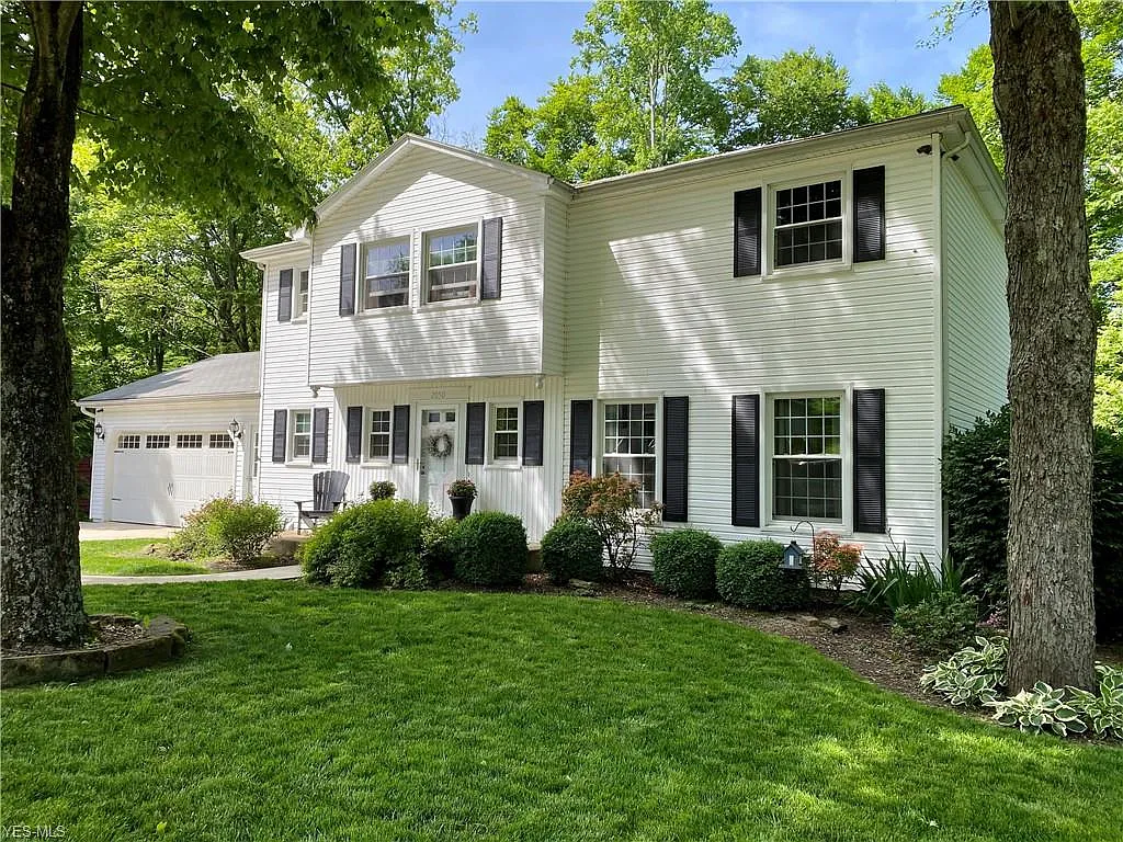 2050 Buena Vista Dr photo 1