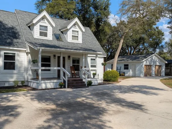 21135 Peckham Ave, Mount Dora, FL 32757