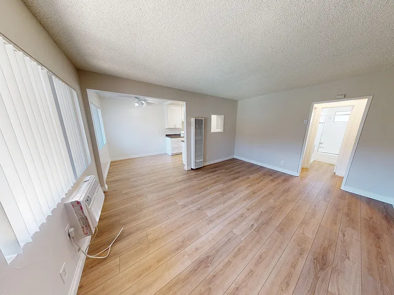 6001 Fulton Ave #12 — Photo 3