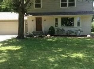 1028 Barkston Dr, Highland Heights, OH 44143