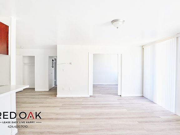 3rd image of 1500 S Gramercy Pl #311