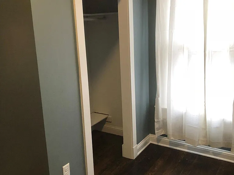 638 Emery St — Photo 7