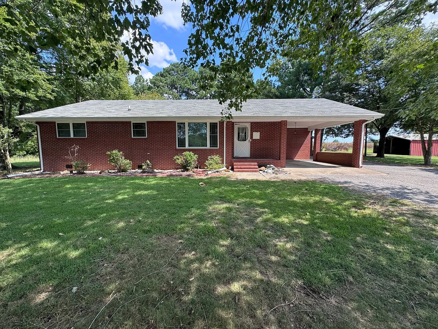 3-bedroom, 1.5-bath brick house in Murray, KY — Photo 1