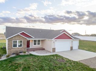 13672 Mulberry Loop NW, Williston, ND 58801