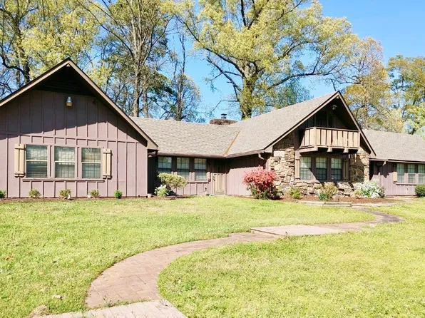 506 Country Dr, Hope, AR 71801