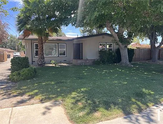 3 bed, 1930 sqft, $2,646 — Photo 2