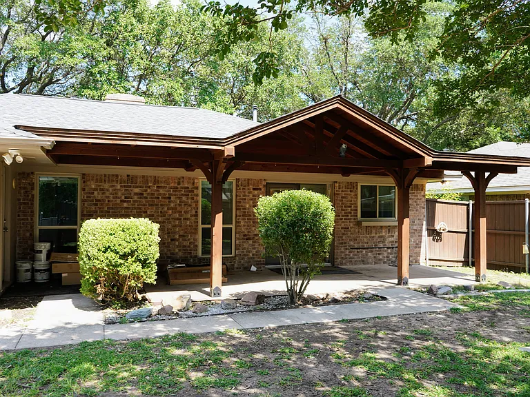 311 Gwendola Dr — Photo 15