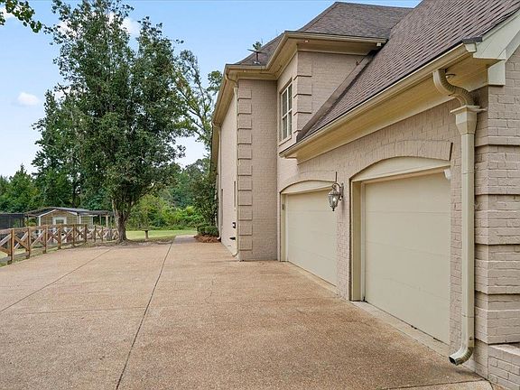 4th image of 1985 Raleigh Lagrange Dr