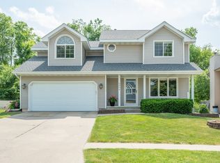 4908 69th St, Urbandale, IA 50322