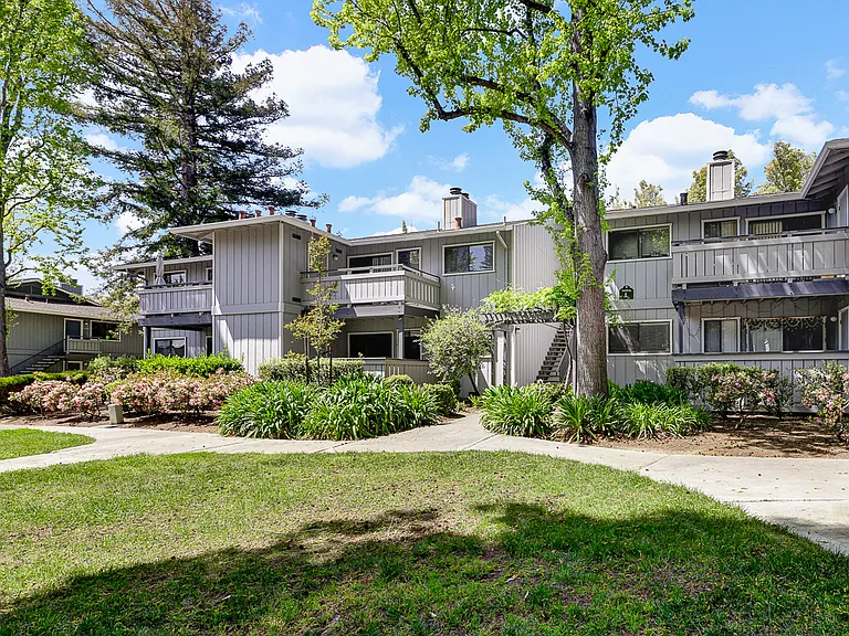 4033 Ralston Cmn — Photo 38