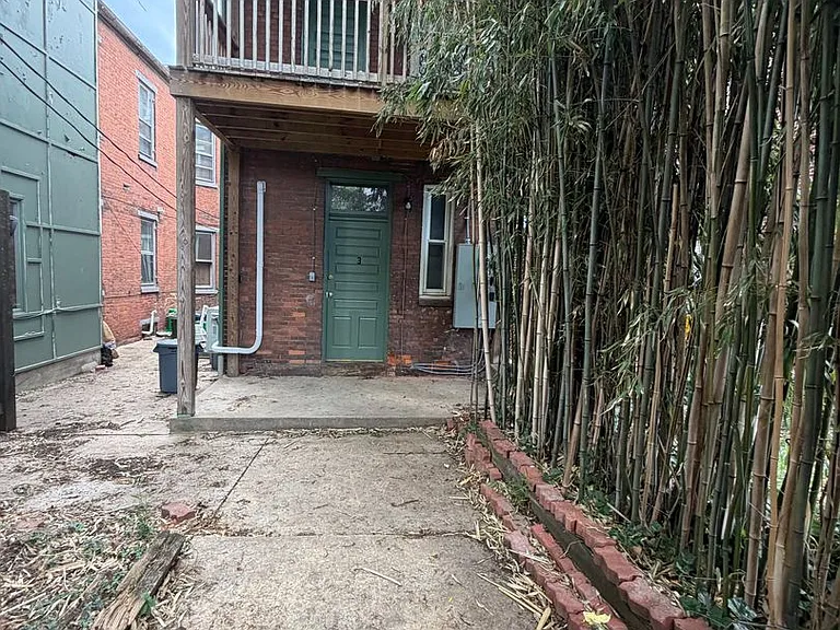 110 S Beaver St — Photo 18