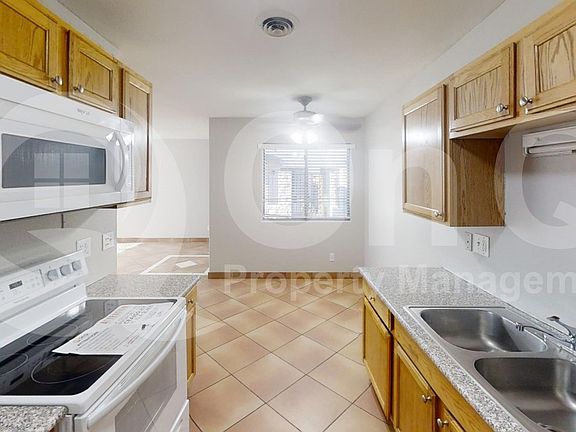 4th image of 4109 E Moreland St #2