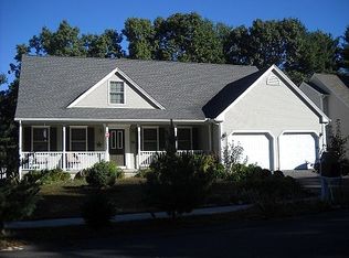 92 Barrington Dr, Springfield, MA 01129