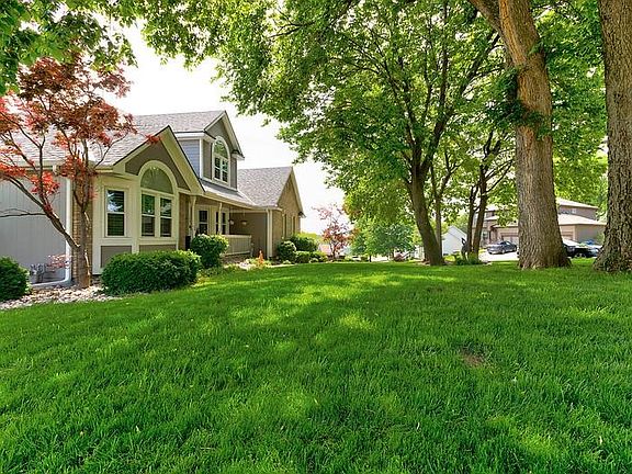4th image of 1001 Redwood Ln