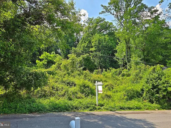 3412 Arnold Ln, Falls Church, VA 22042
