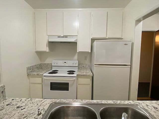 1st image of 3346 S Canfield Ave #103
