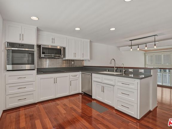 5th image of 4311 W Sarah St