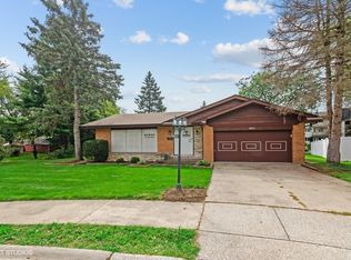 18523 Arcadia Ave, Lansing, IL 60438