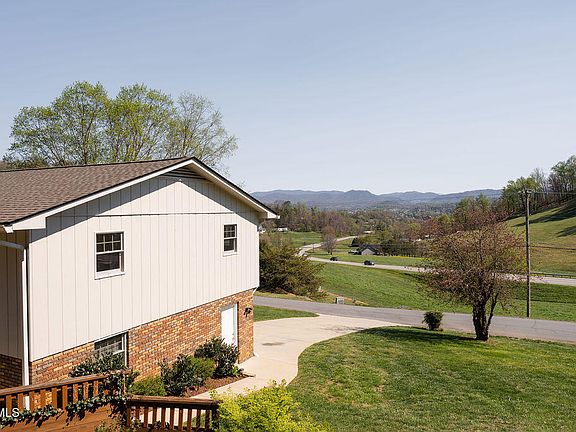 5th image of 424 Old Watauga Rd