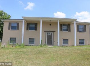 19 Warwick Dr, Chambersburg, PA 17201