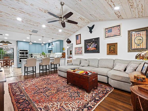 5th image of 410 N Ocean Breeze