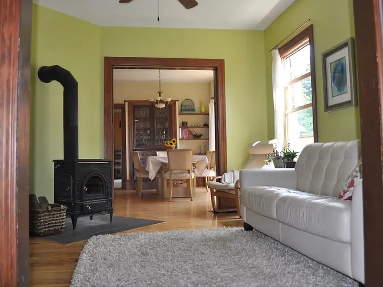 4226 NE 10th Ave — Photo 4