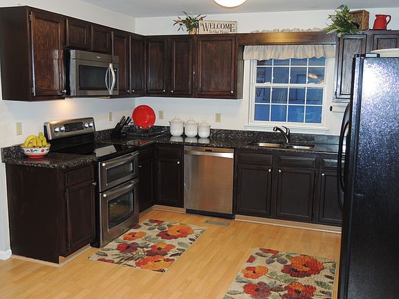 Stainless Steel Stove, Microwave and Dishwasher