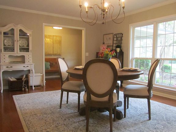 3rd image of 100 Heritage Pl