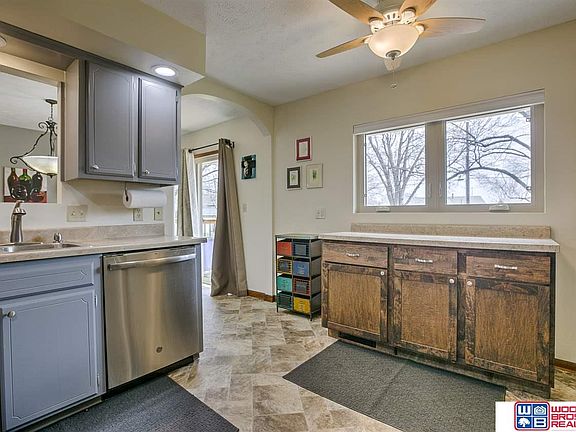 5th image of 5010 Bellhaven Dr