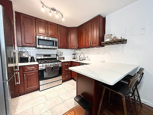 1st image of 224 E 60th St APT 2B