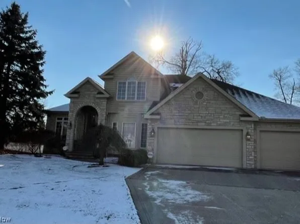 36890 Aberdeen Ln, Solon, OH 44139