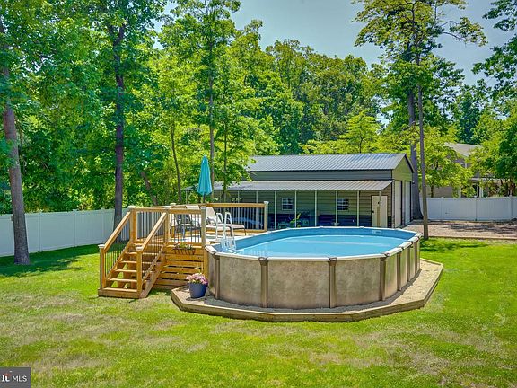 4th image of 8331 Woodland Rd