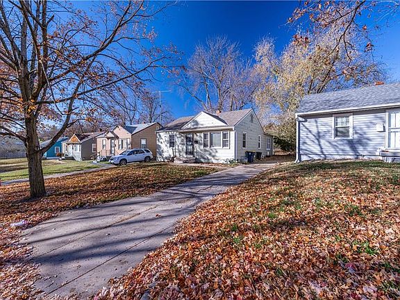 2nd image of 7424 Bellefontaine Ave