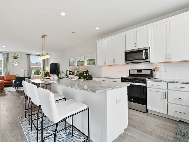 613 Turner Ln — Photo 16