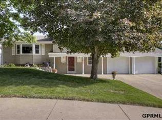 9260 Ames Ave, Omaha, NE 68134