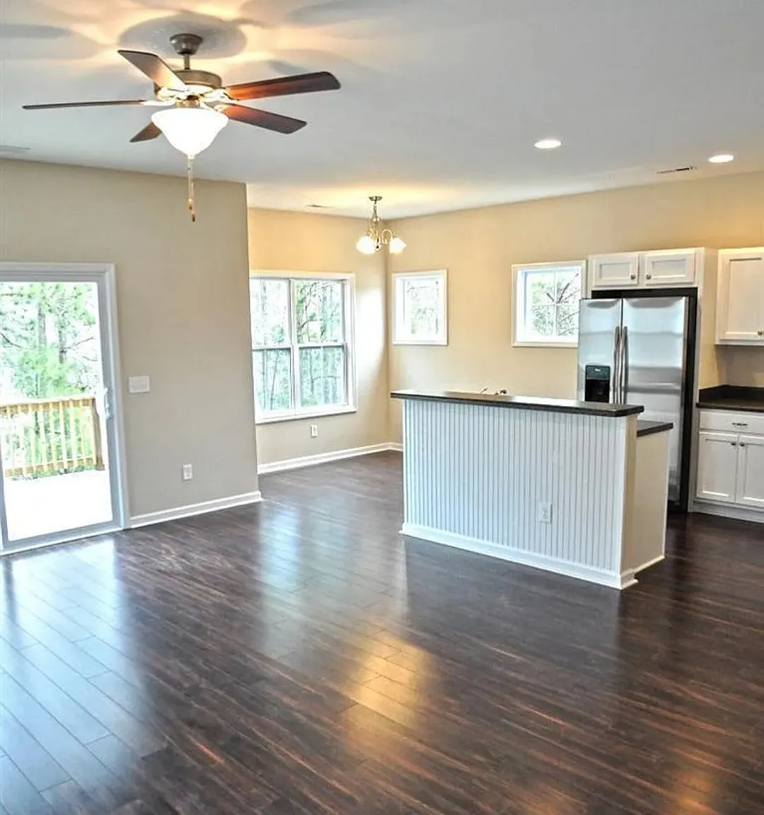 3 bed, 2.5 bath, 1368 sqft, $2,000 — Photo 4