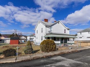 9 1st St, Smock, PA 15480