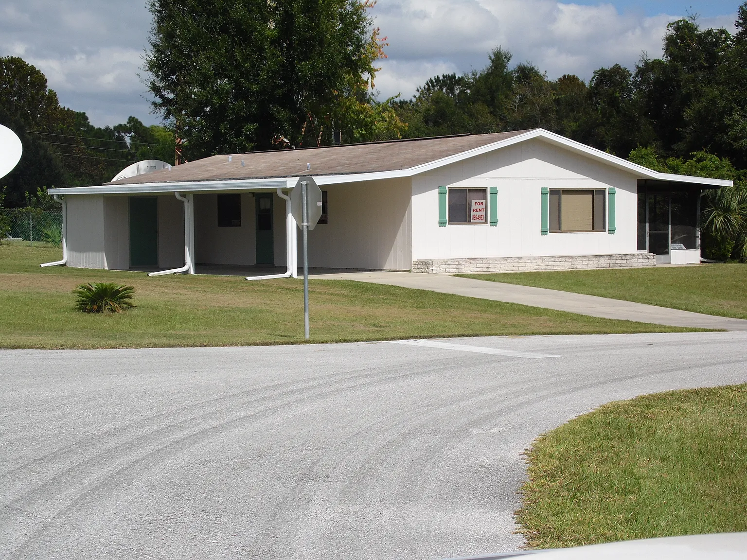 2 bed, 1352 sqft, $1,550 — Photo 2