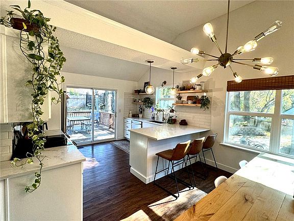 3rd image of 14609 Killarney Ln