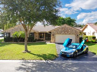 5614 NW 64th Ln, Pompano Beach, FL 33067