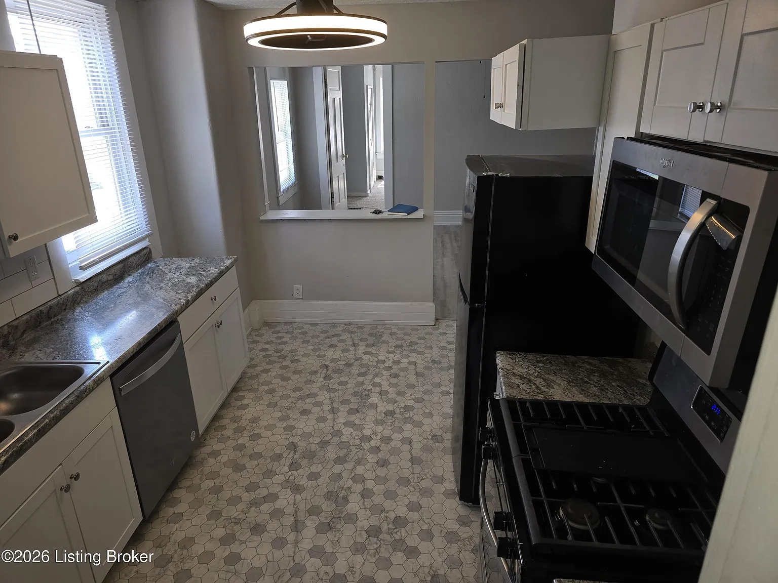 3 bed, 1.5 bath, $1,275 — Photo 1