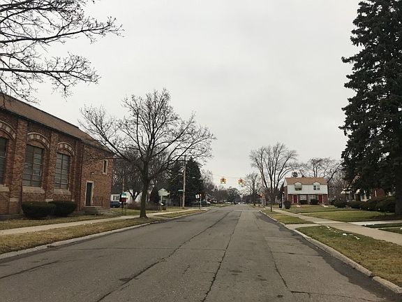 5th image of 9358 Grandville Ave