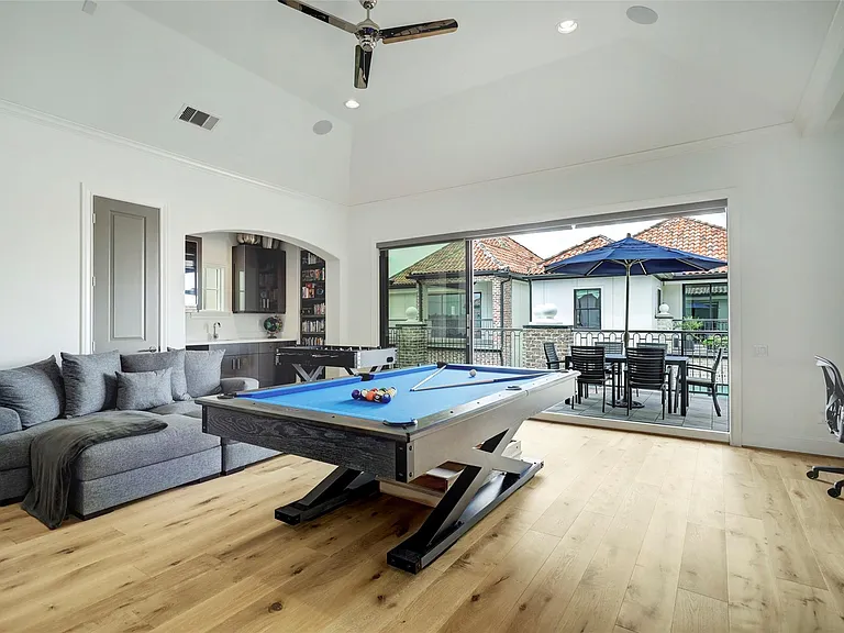 1147 Castellina Ln — Photo 24
