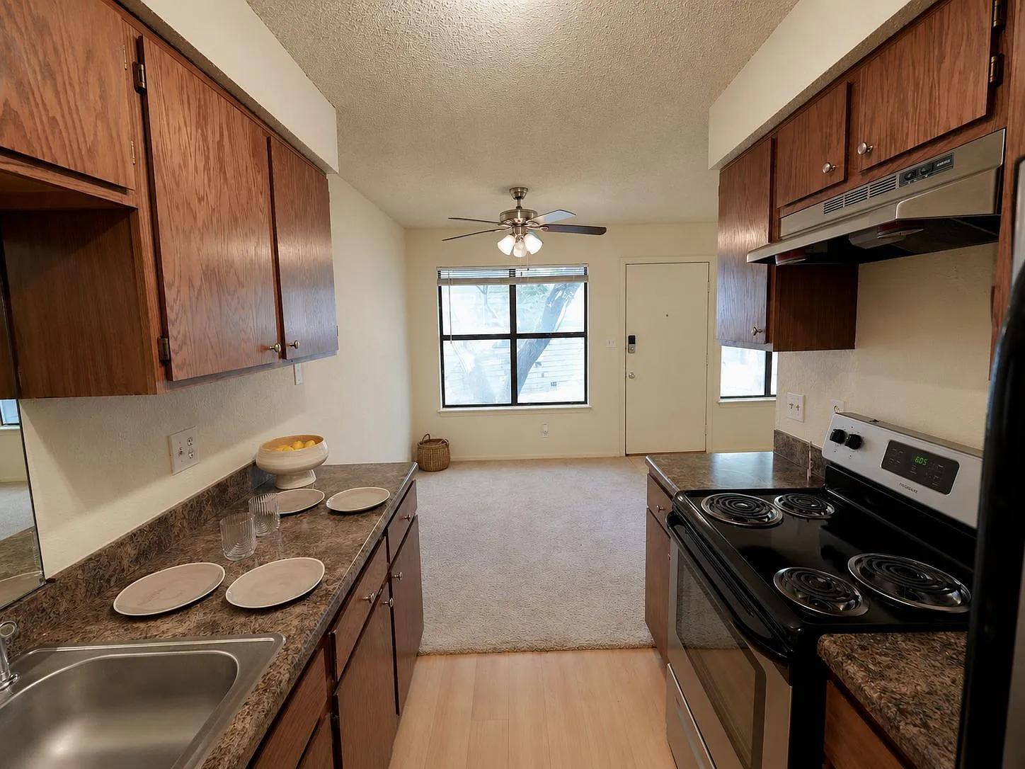 Pepper Tree Condominiums — Photo 4