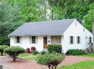 1911 Hileman Rd, Falls Church, VA 22043