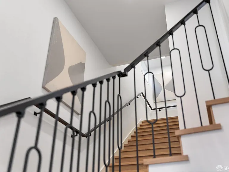 628 Los Palmos Dr — Photo 22