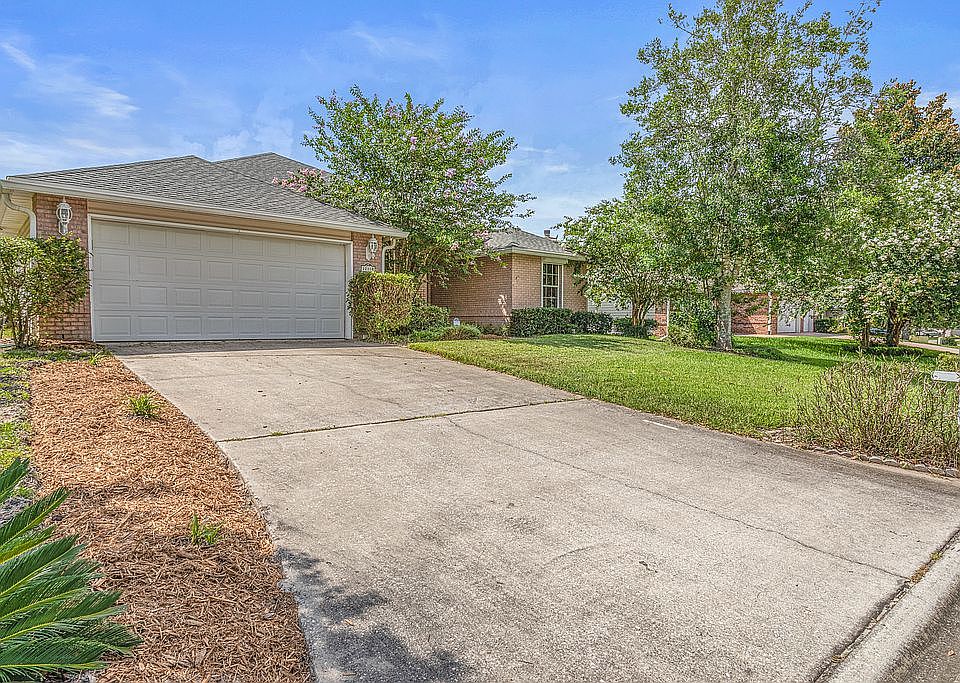 1st image of 12110 Rainbow Lake Dr E