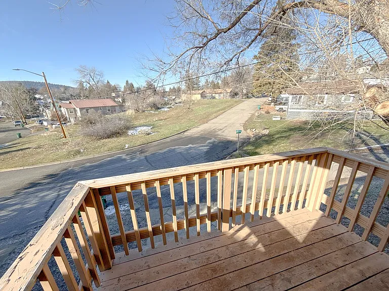 1814 Sargent Ave — Photo 10