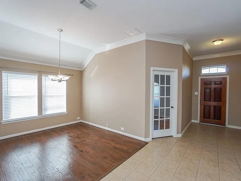 7102 Thistlewood Park Ct — Photo 3